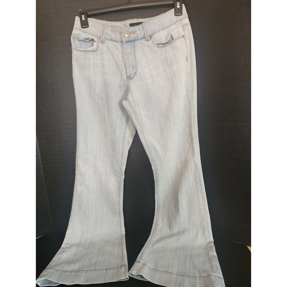 Seven7 Sexy Flare Jeans Light Wash Denim Stretch Size 6 Mid Rise Y2K Style